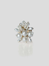 Arctic Daisy Finger Ring